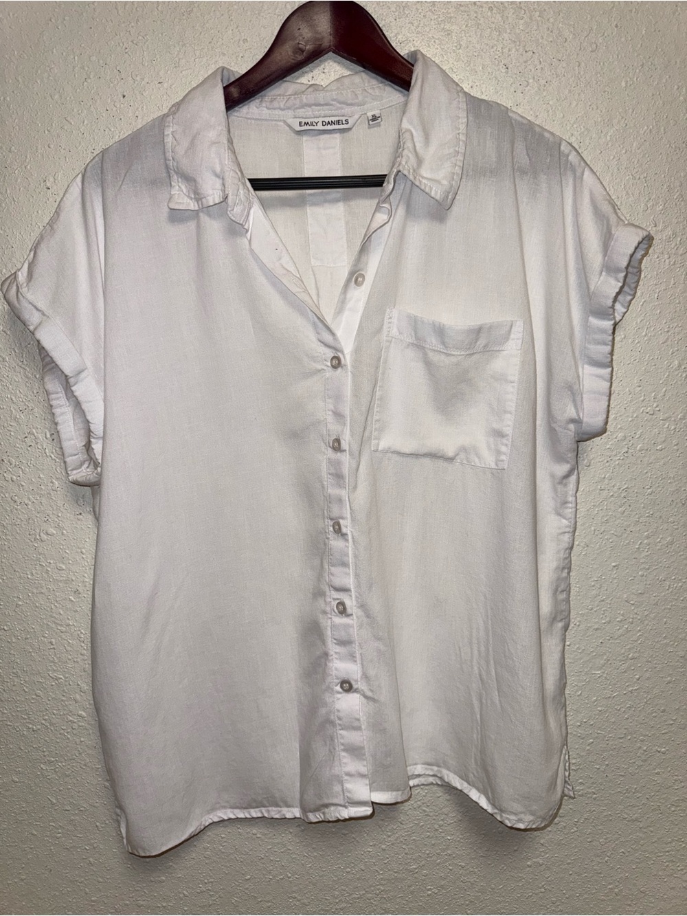 Emily Daniels White Button-Front Shirt - Picture 2 of 7